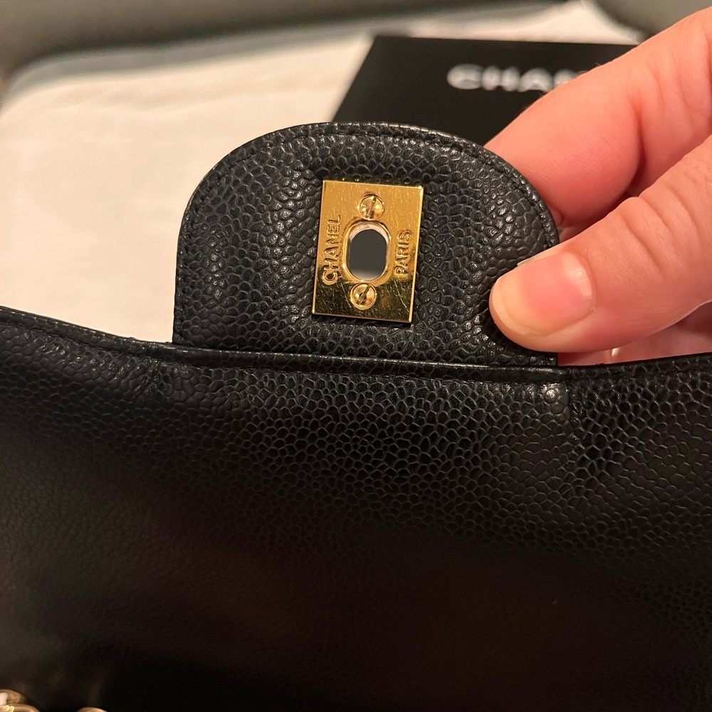 Chanel Jumbo Single Flap - Picture 6 of 16